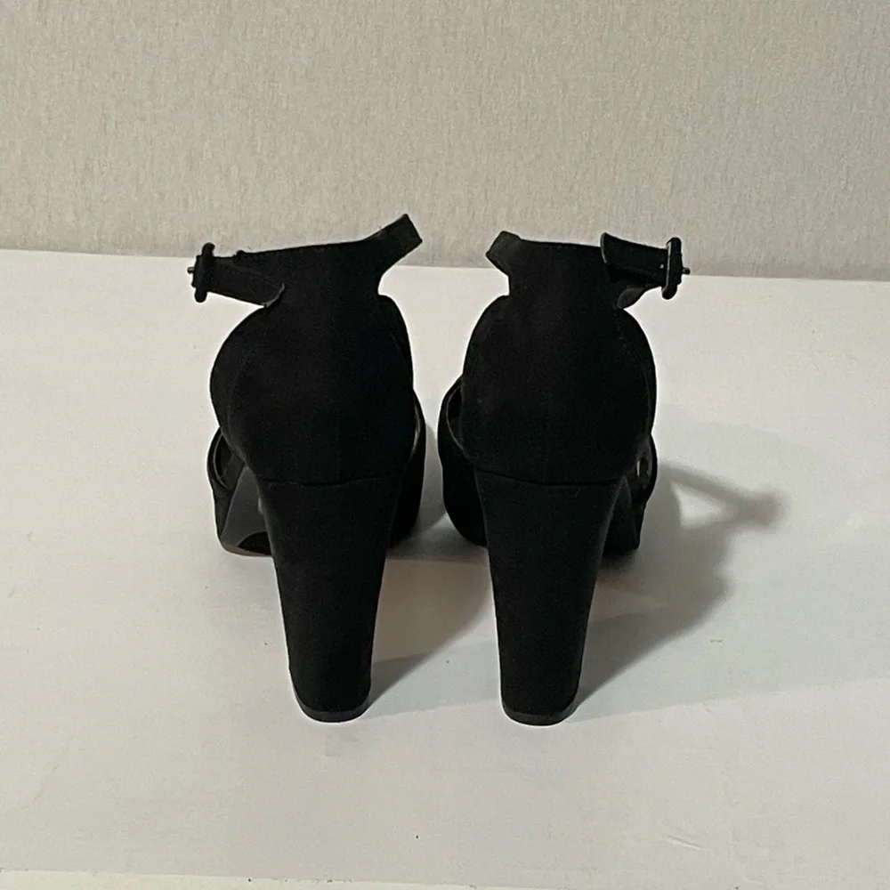 Chinese Laundry Black Suede Platform Block Heel Sandals, size 8/38.5 - Picture 2 of 8